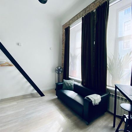 B&W Apartment Рига Екстериор снимка