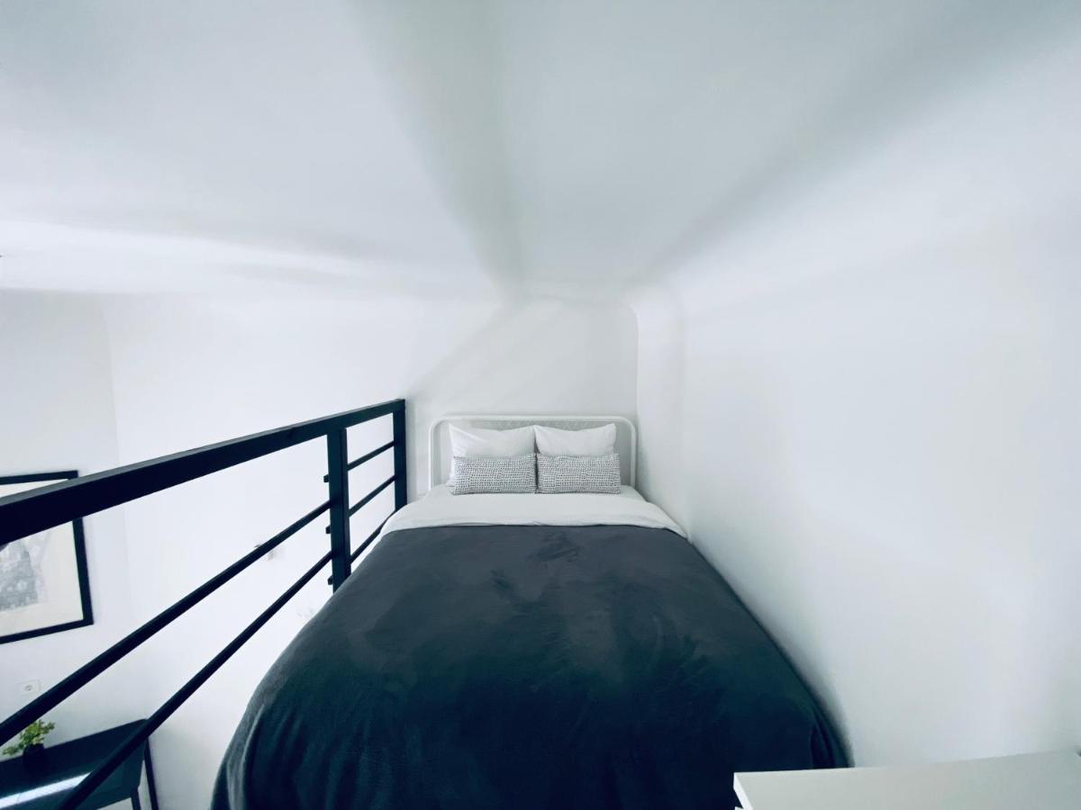 B&W Apartment Рига Екстериор снимка